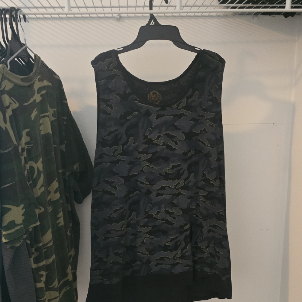 Ecko Unlimited Charcoal Tee with Gold Accents